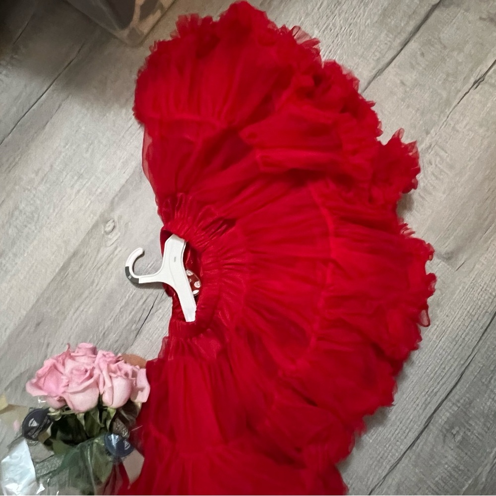 Red Tutu ,